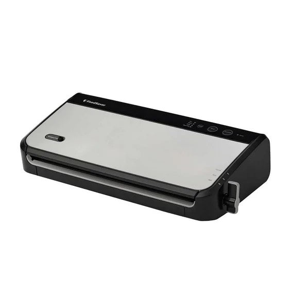 FoodSaver Vacuum Sealing System with Handheld Sealer Attachment FM2900 (Vacuum Sealer Only)