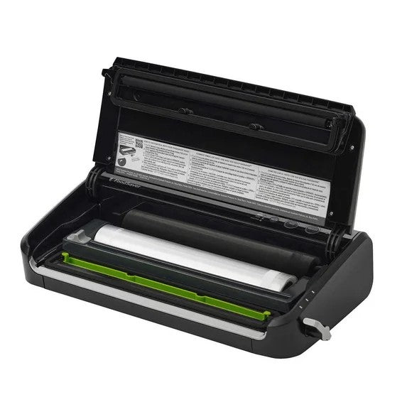 FoodSaver Vacuum Sealing System with Handheld Sealer Attachment FM2900 (Vacuum Sealer Only)