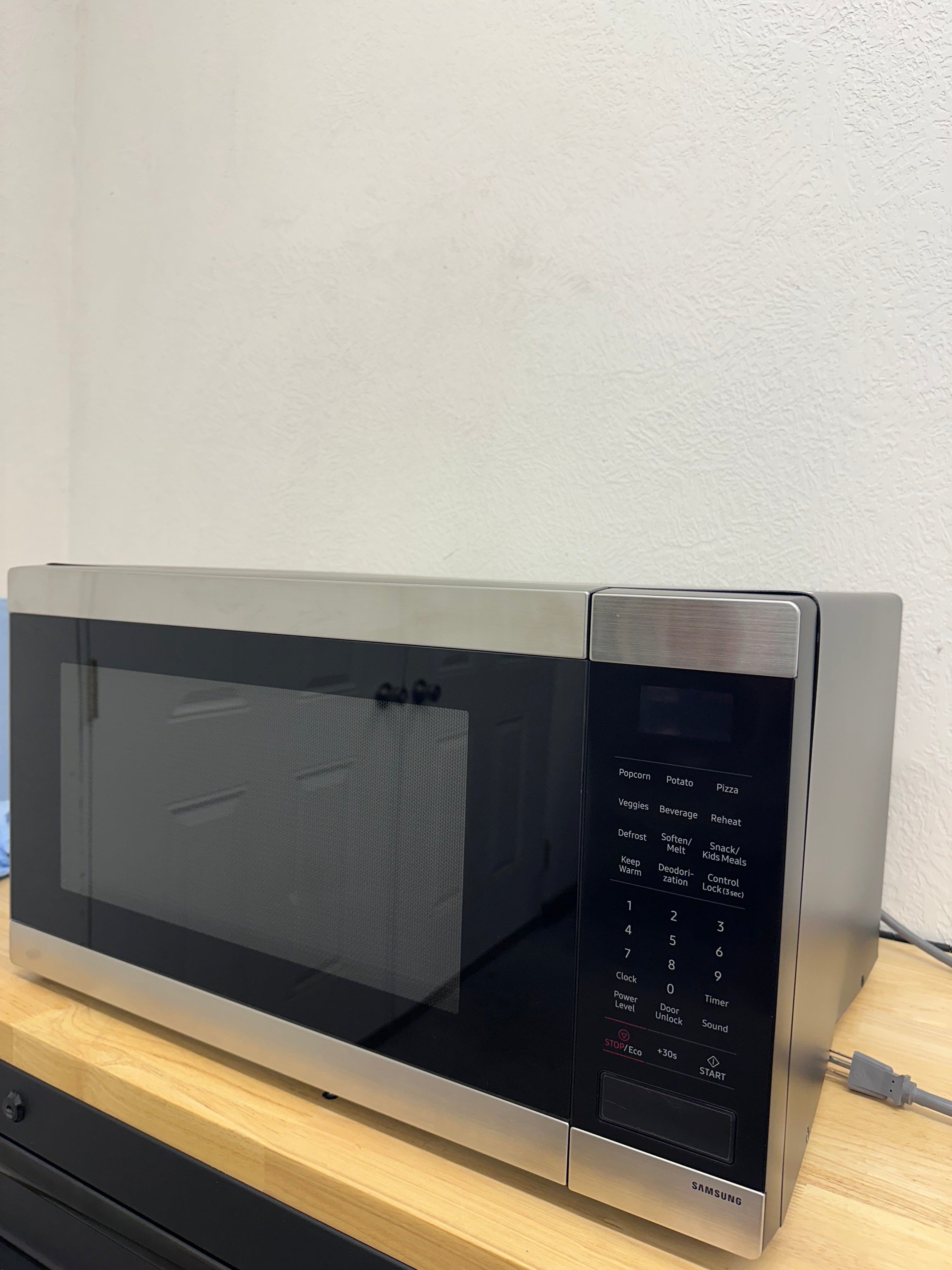 SAMSUNG 1.9 cu. ft. Countertop Microwave