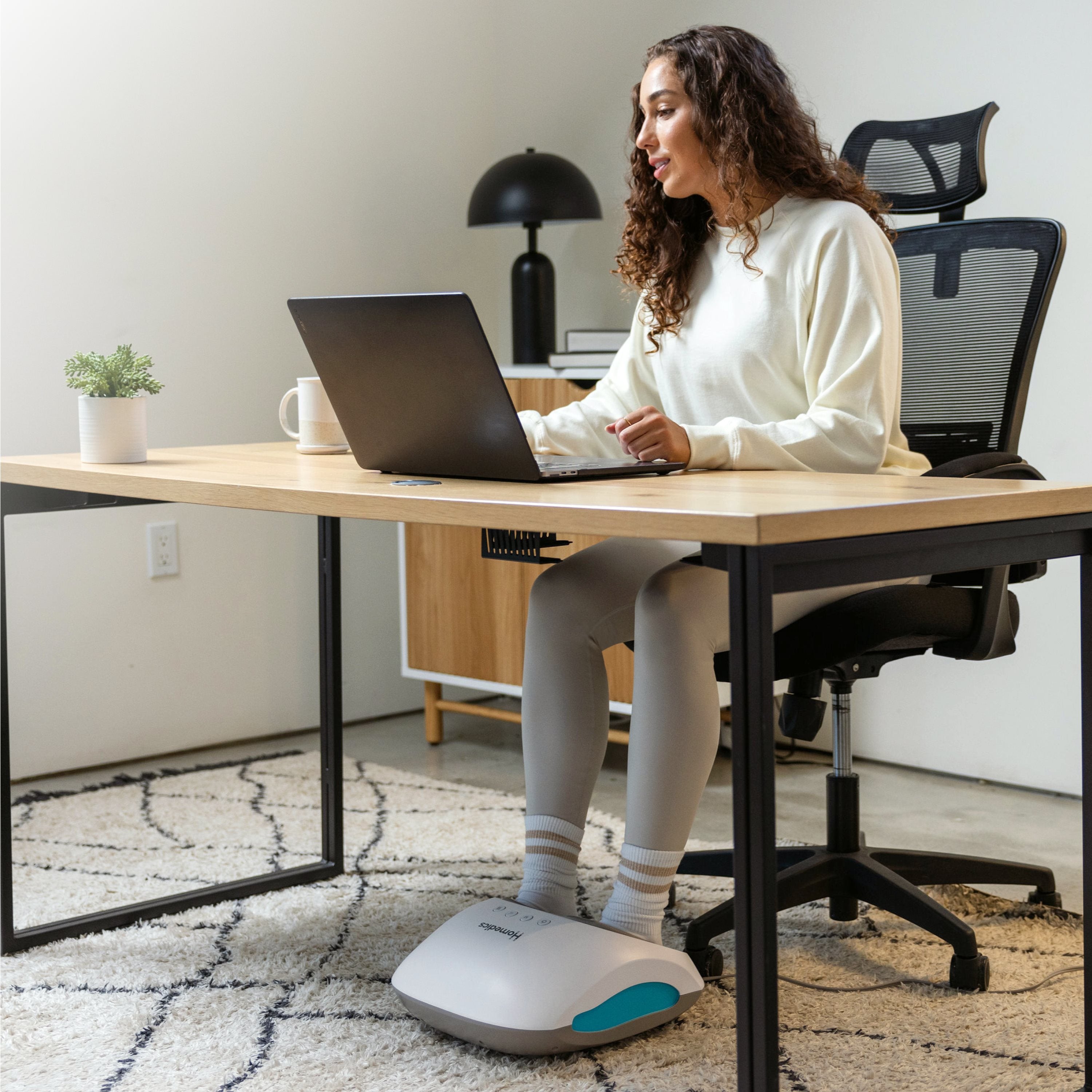 Shiatsu + air 4.0 foot massager with heat